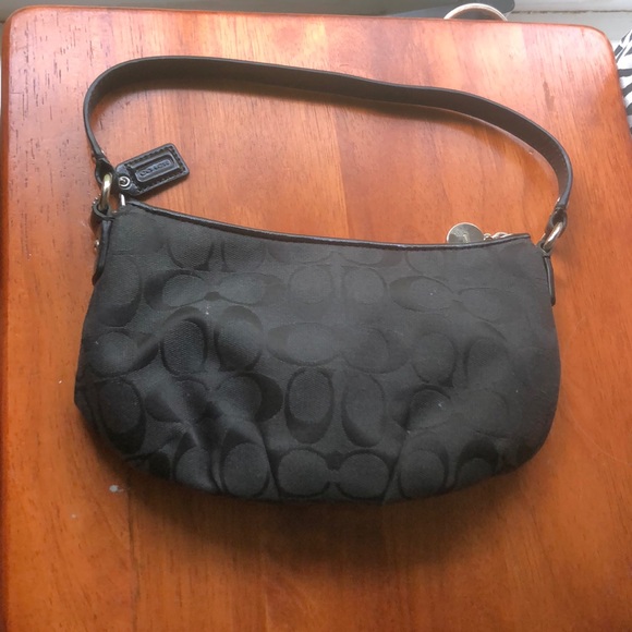 Black small coach handbag - Picture 2 of 3